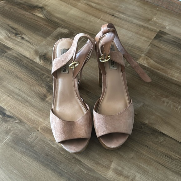 Steve Madden Suede Heels - Picture 1 of 4
